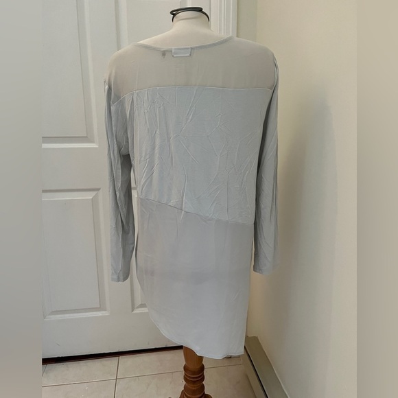 DKNY ladies top size large, upper and lower sheer. - Picture 2 of 4